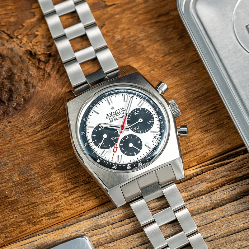 Chronomaster Revival A384 37mm - White on Bracelet