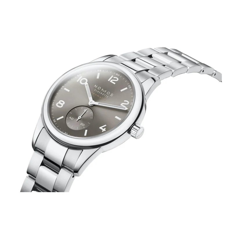 Club Sport Neomatik Smoke 39mm - Grey on Bracelet
