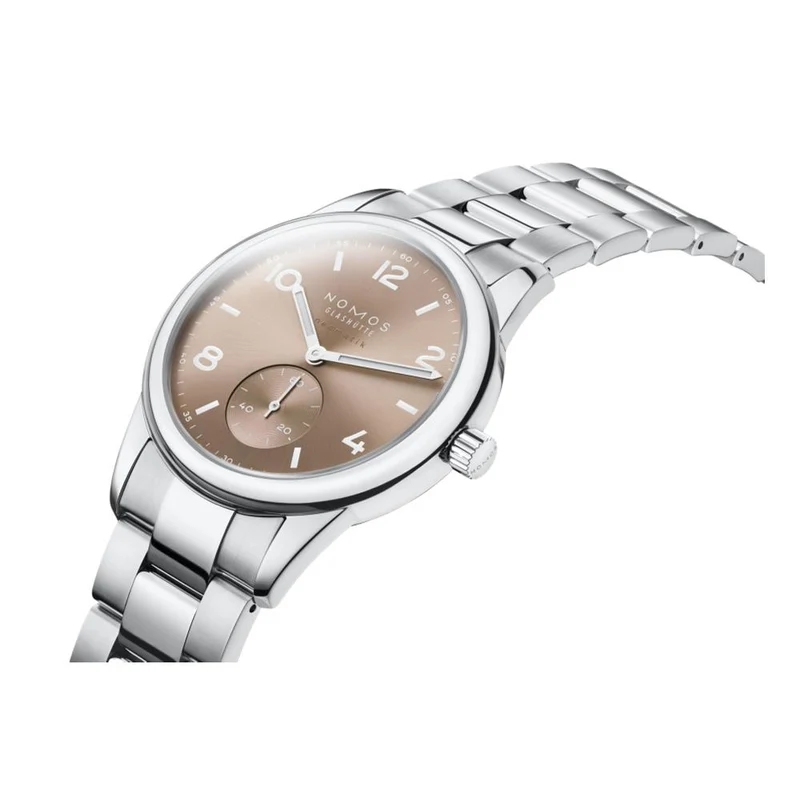 Club Sport Neomatik Ember 39mm - Beige on Bracelet