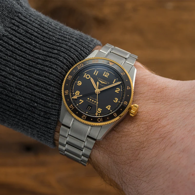 Spirit Zulu Time 39mm - Anthracite on Bracelet