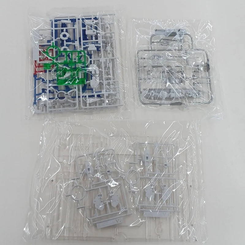 BANDAI Gundam MG Gundam Astrea + Proto GN Twin Broadblade