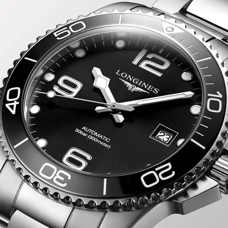 HydroConquest 41mm - Black on Bracelet