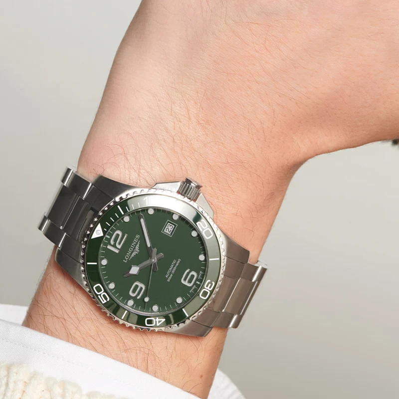 HydroConquest 41mm - Green on Bracelet