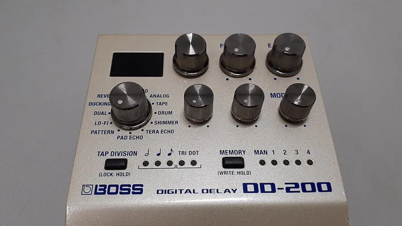 BOSS Effektpedal DD-200