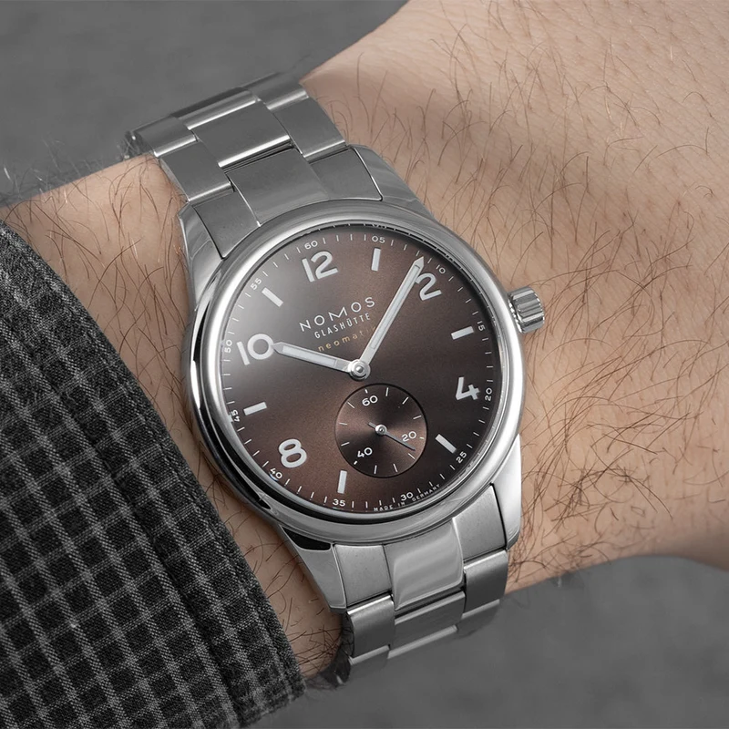 Club Sport Neomatik Tabac 39mm - Brown on Bracelet