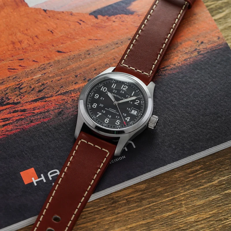 Khaki Field Auto 38mm - Black on Leather Strap