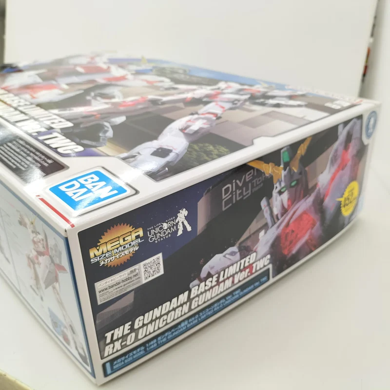 BANDAI SPIRITS Mega Size Model Unicorn VER. TWC Gundam Base Limited