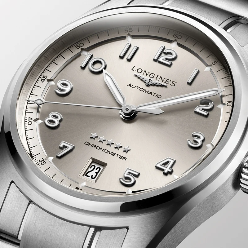 Spirit 37mm - Champagne on Bracelet