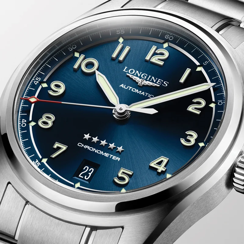 Spirit 37mm - Blue on Bracelet