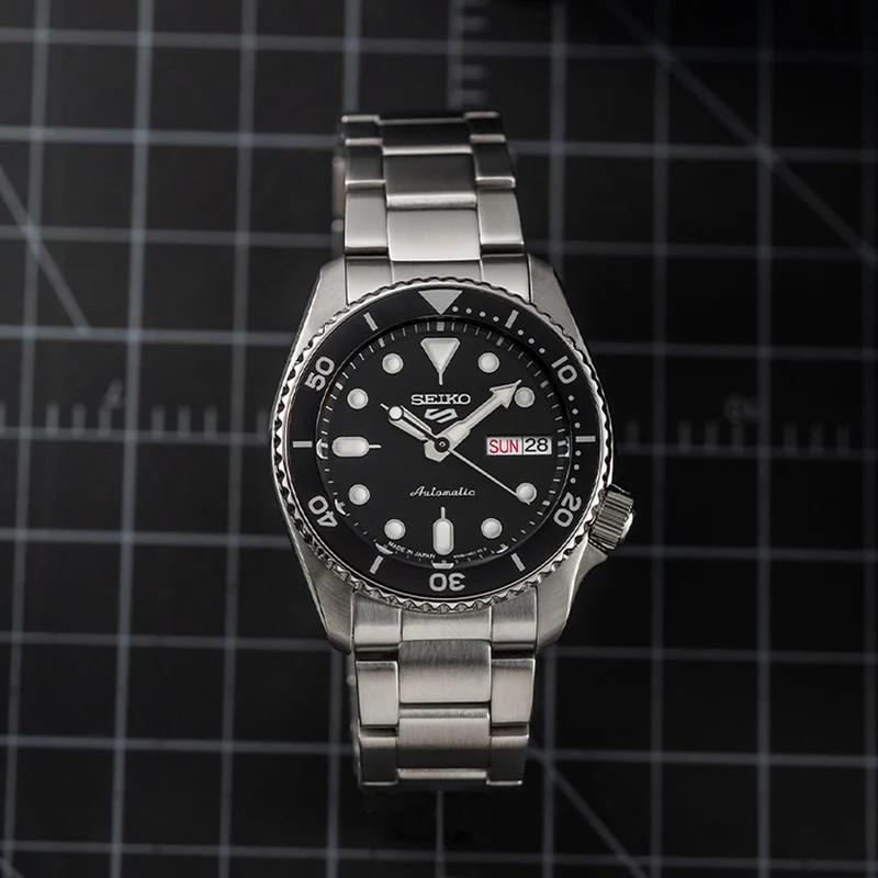 SRPK29 5 Sports 38mm - Black on Bracelet