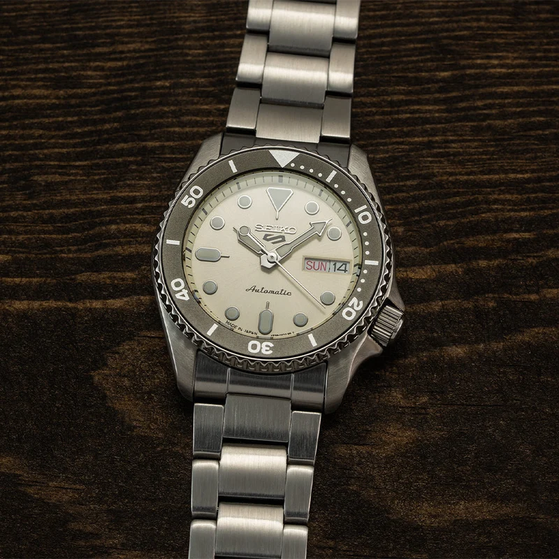 SRPK31 5 Sports 38mm - Ivory on Bracelet