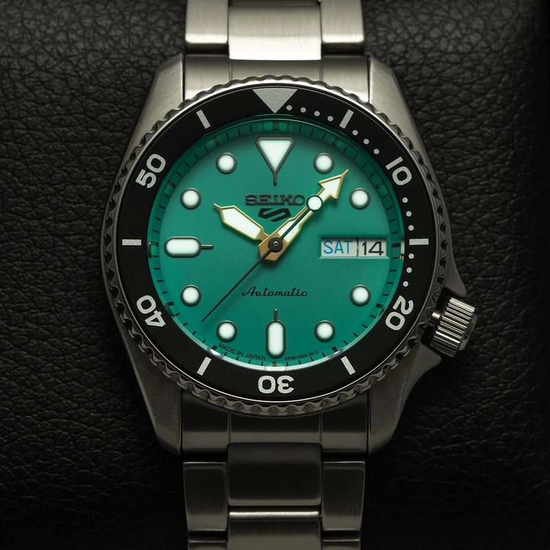 SRPK33 5 Sports 38mm - Green on Bracelet