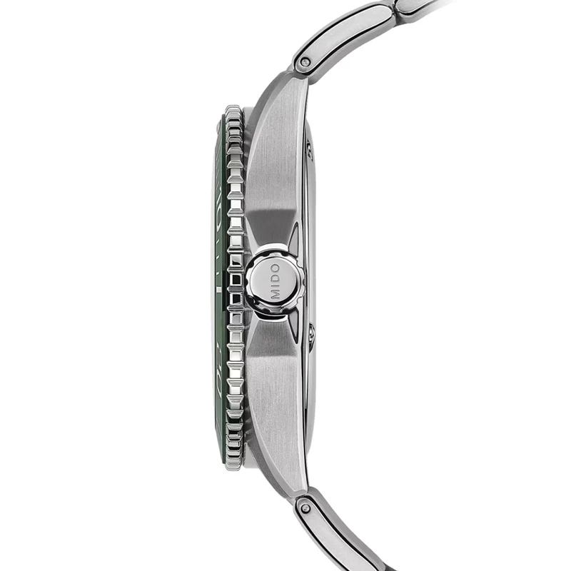 Ocean Star 200C 42.5mm - Green on Bracelet