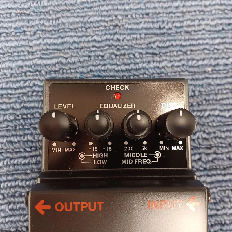 BOSS Effektpedal MT-2