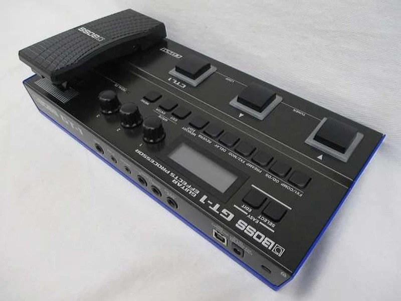 BOSS Multi-Effektgerät GT-1