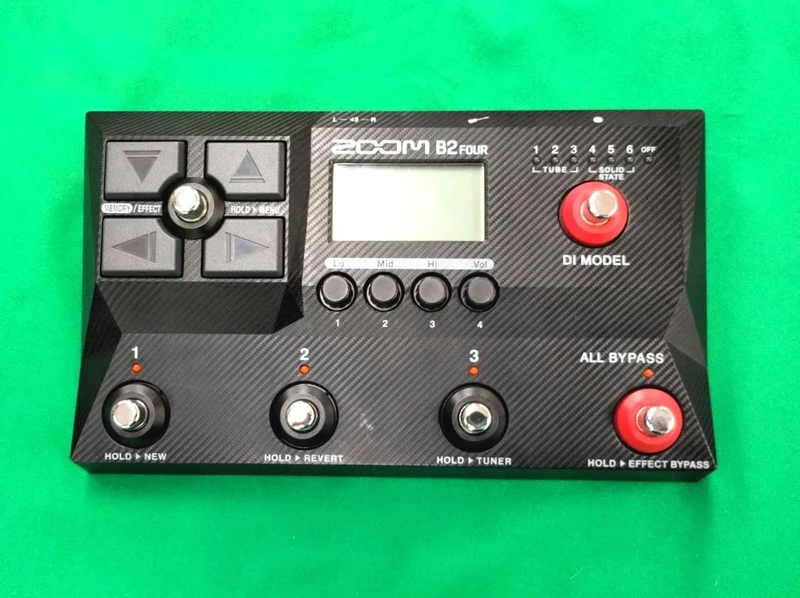 ZOOM Bass Multi-Effektpedal B2FOUR