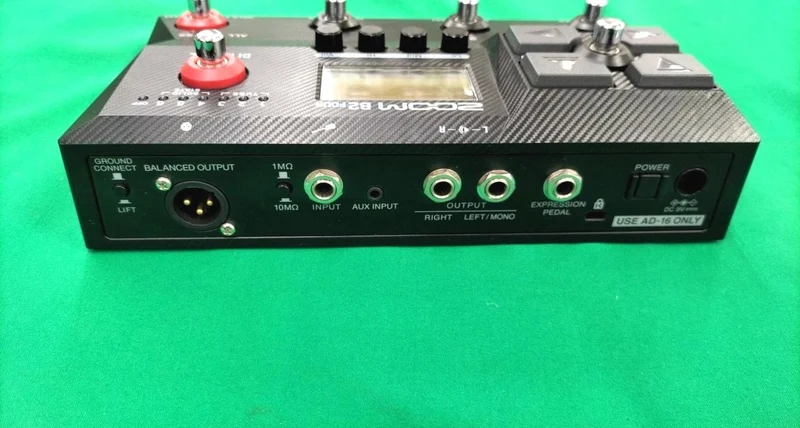 ZOOM Bass Multi-Effektpedal B2FOUR