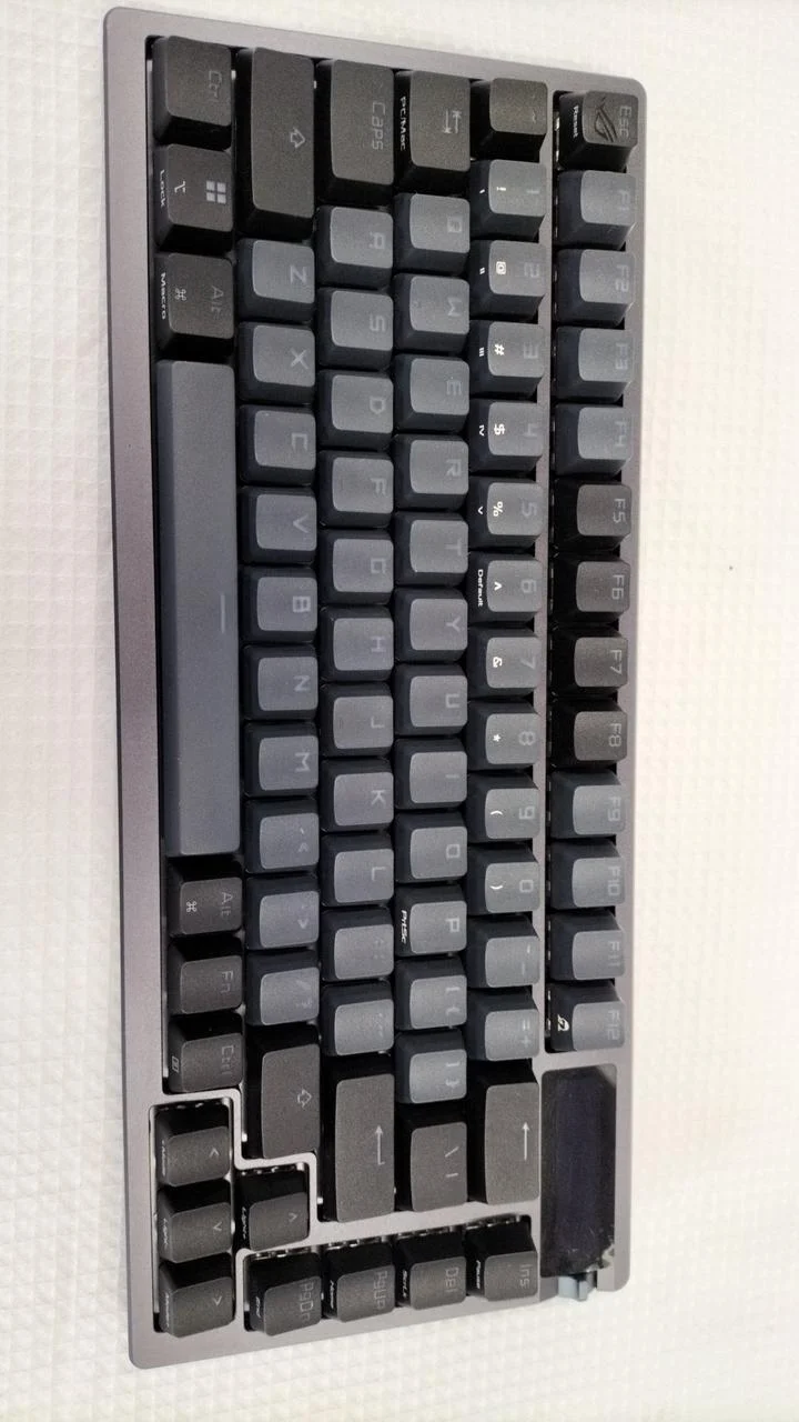 ASUS Gaming-Tastatur M701 ROG AZOTH