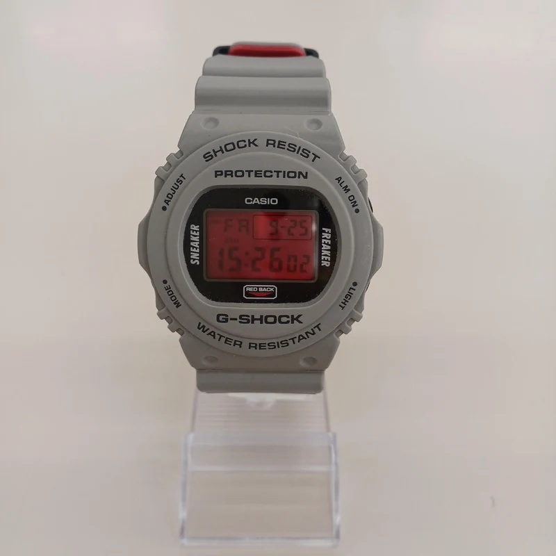 CASIO LCD-Bildschirm ungleichmäßig? Ja, DW-5700SF