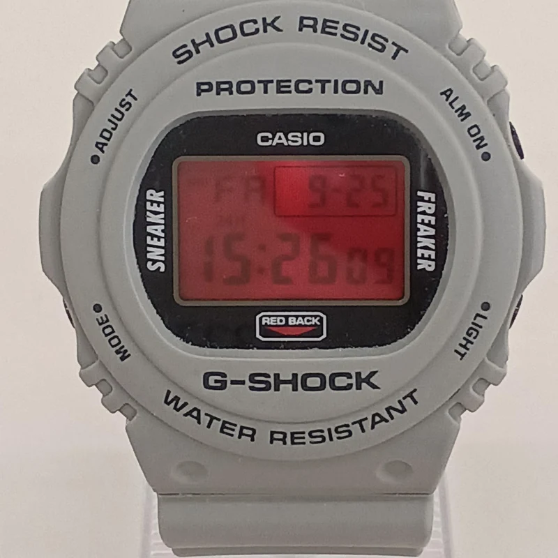 CASIO LCD-Bildschirm ungleichmäßig? Ja, DW-5700SF