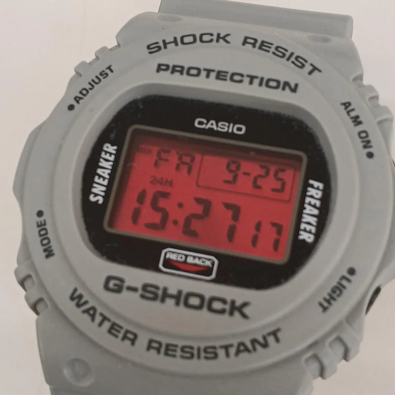 CASIO LCD-Bildschirm ungleichmäßig? Ja, DW-5700SF