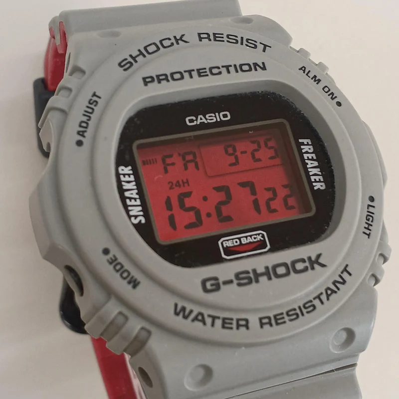 CASIO LCD-Bildschirm ungleichmäßig? Ja, DW-5700SF