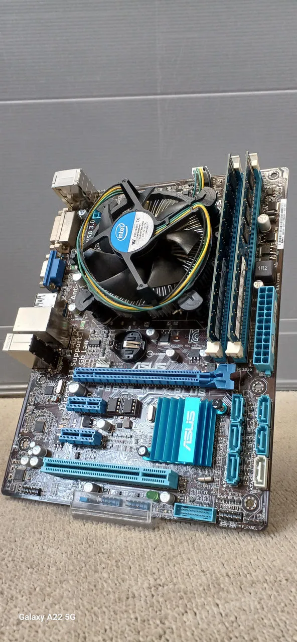 [SCHROTT] ASUS Motherboard CPU Set P8B75-M LX PLUS