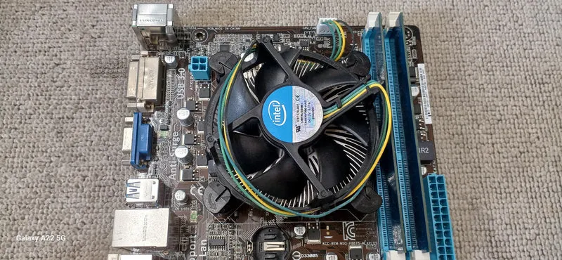 [SCHROTT] ASUS Motherboard CPU Set P8B75-M LX PLUS