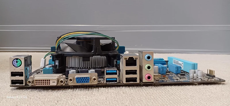 [SCHROTT] ASUS Motherboard CPU Set P8B75-M LX PLUS