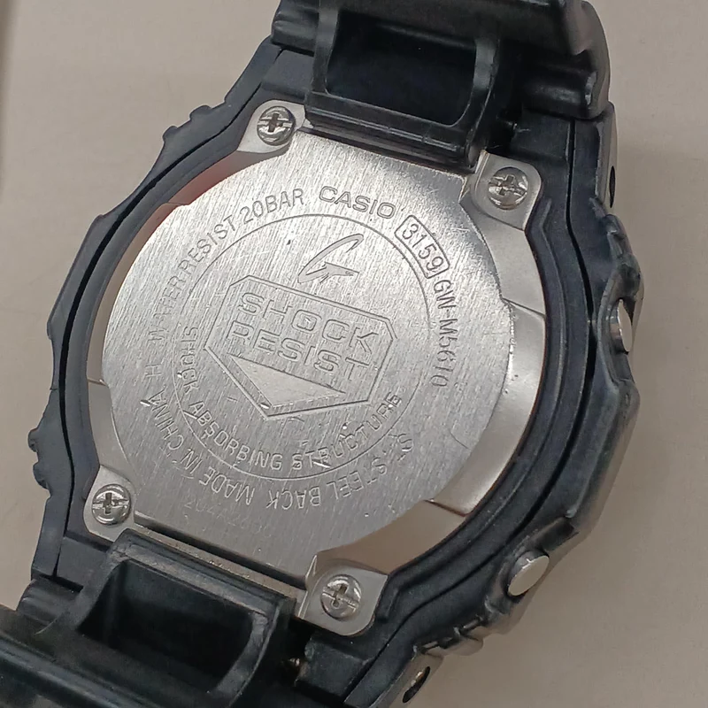 CASIO *LCD zerkratzt GW-M5610
