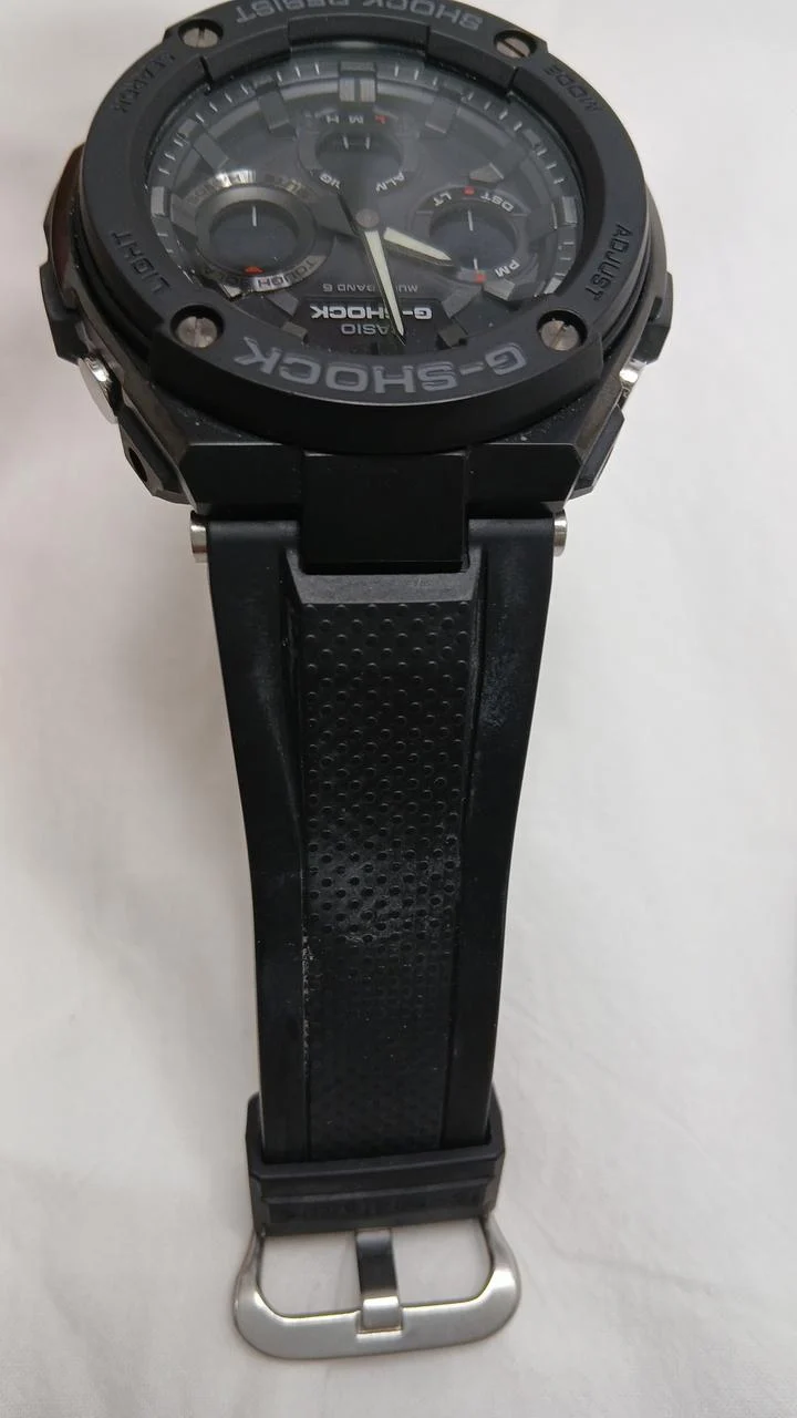 CASIO G-SHOCK GST-W100G