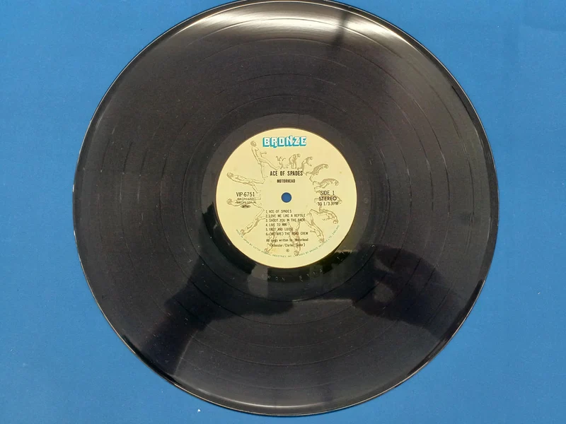 Victor Record: Ass der Leerzeichen