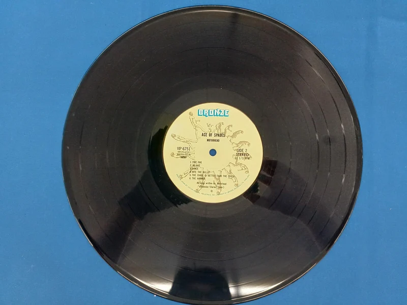 Victor Record: Ass der Leerzeichen