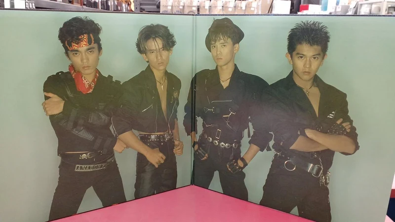 Victor Japanese Music Otokogumi / Erstes Album