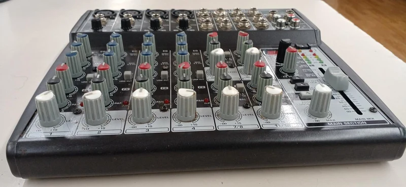 BEHRINGER Analogmixer XENYX802
