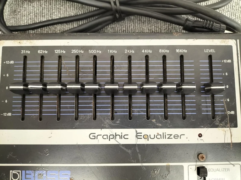 [SCHROTT] BOSS Grafik-Equalizer [Schrottgegenstand] GE-10