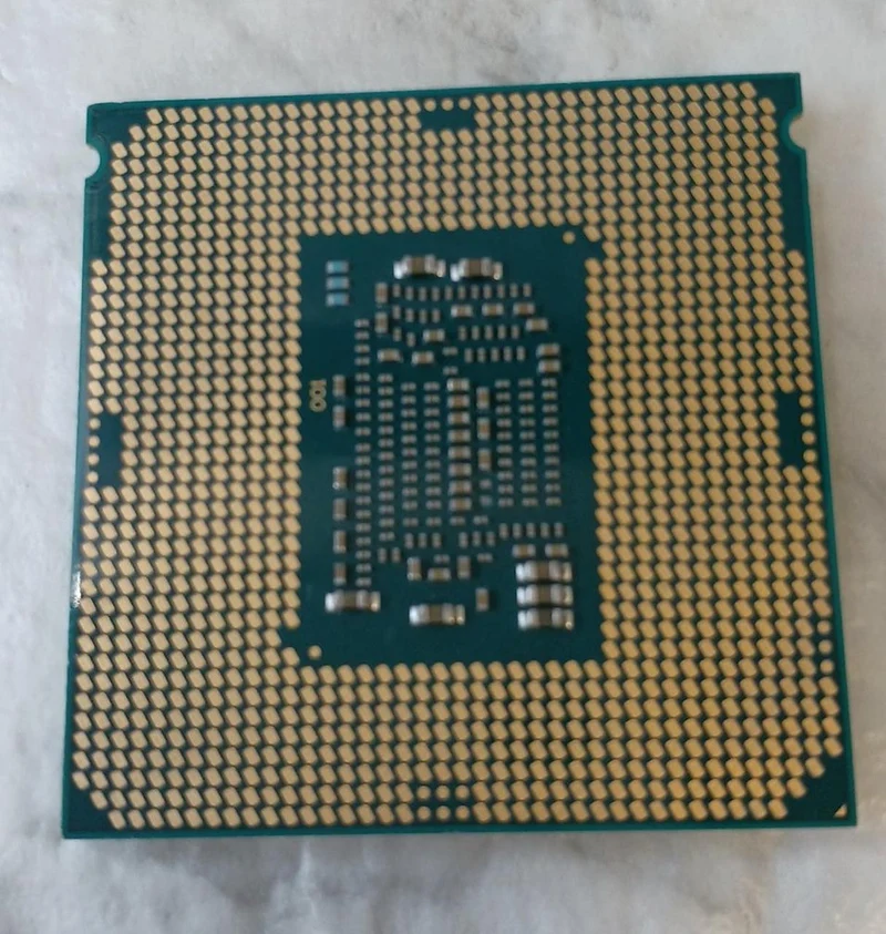 Intel Core i7-9700 CPU