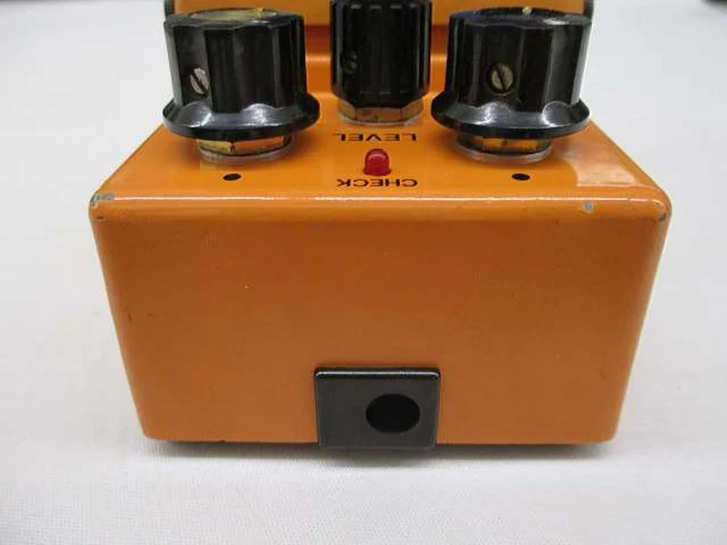 BOSS Distortion DS-1 (Silberne Schrauben / Skelett / TA7136P1)