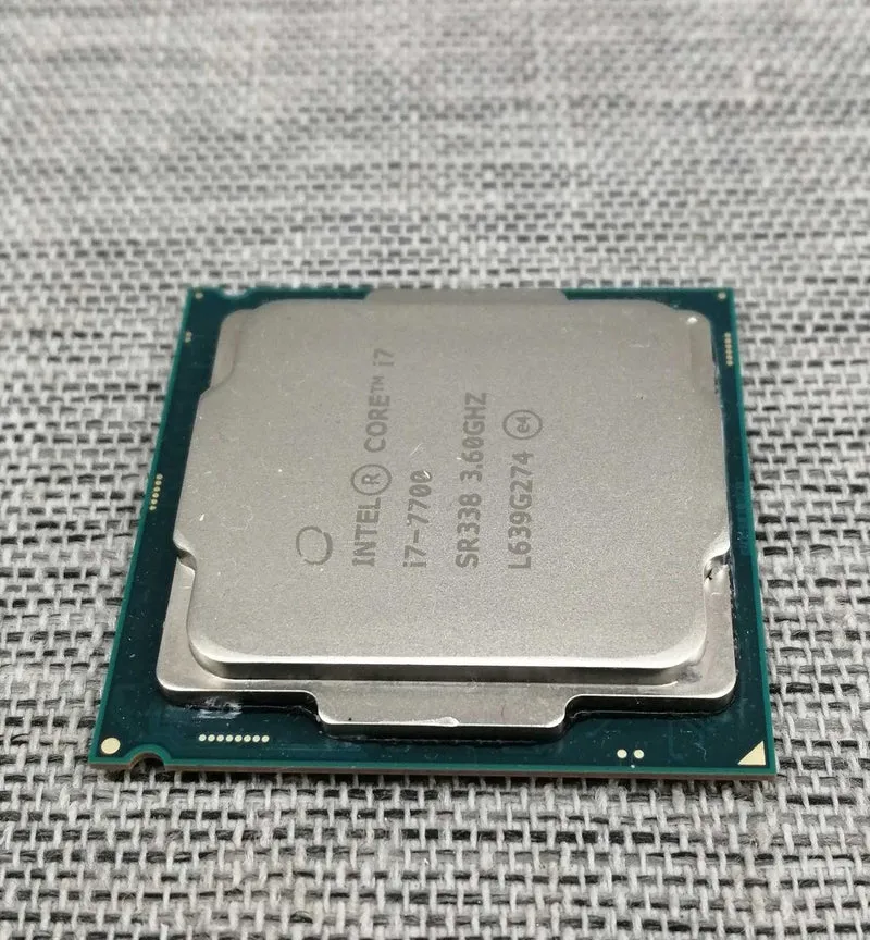 Intel Core i7-7700 CPU