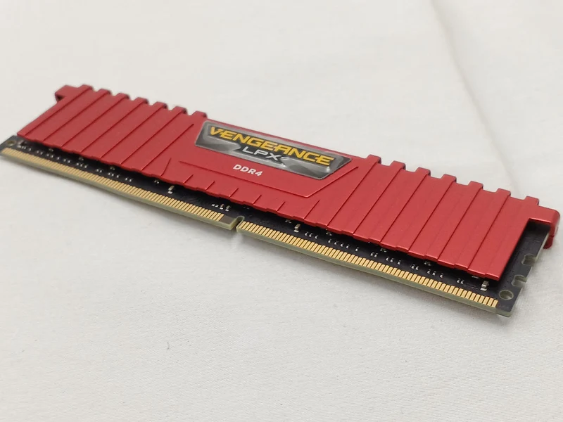 CORSAIR DDR4-Speicher CMK32GX4M2A2666C16R