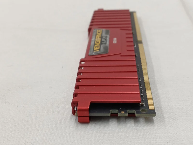 CORSAIR DDR4-Speicher CMK32GX4M2A2666C16R