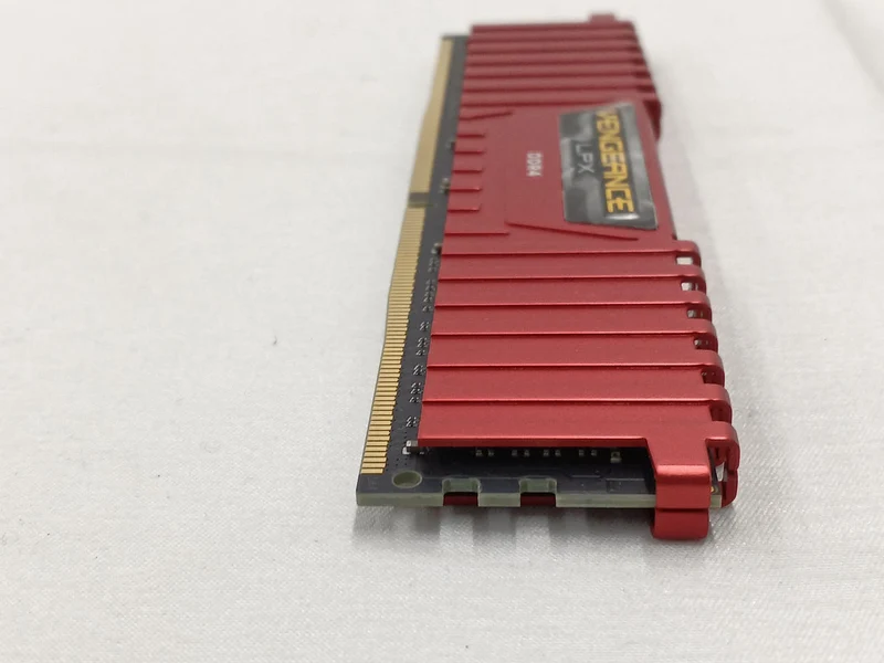 CORSAIR DDR4-Speicher CMK32GX4M2A2666C16R