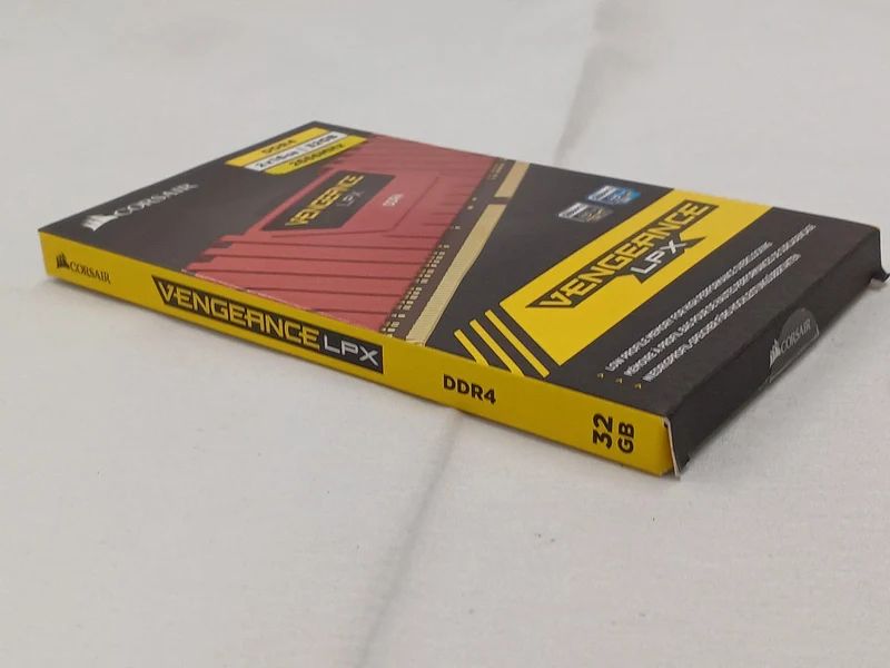 CORSAIR DDR4-Speicher CMK32GX4M2A2666C16R
