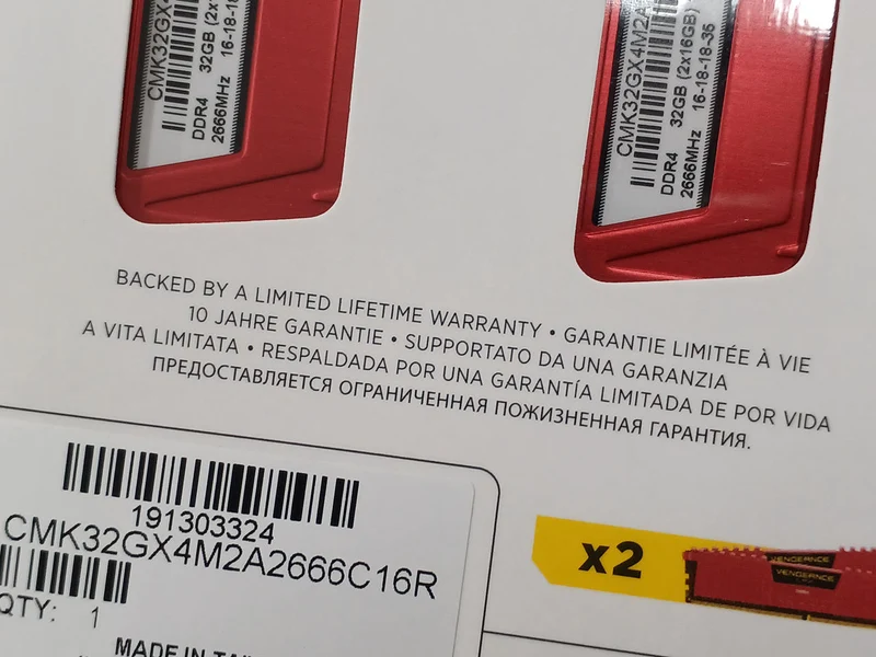 CORSAIR DDR4-Speicher CMK32GX4M2A2666C16R