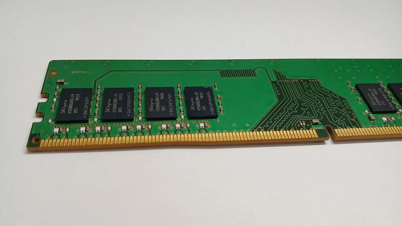 SK HYNIX Speicher HMA81GU6JJR8N
