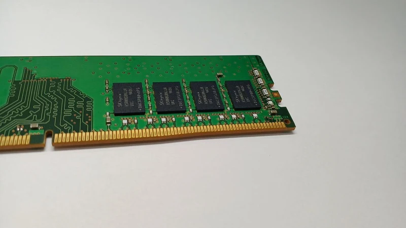 SK HYNIX Speicher HMA81GU6JJR8N