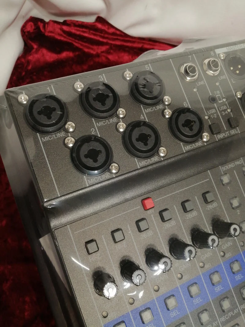 ZOOM Mixer L-8