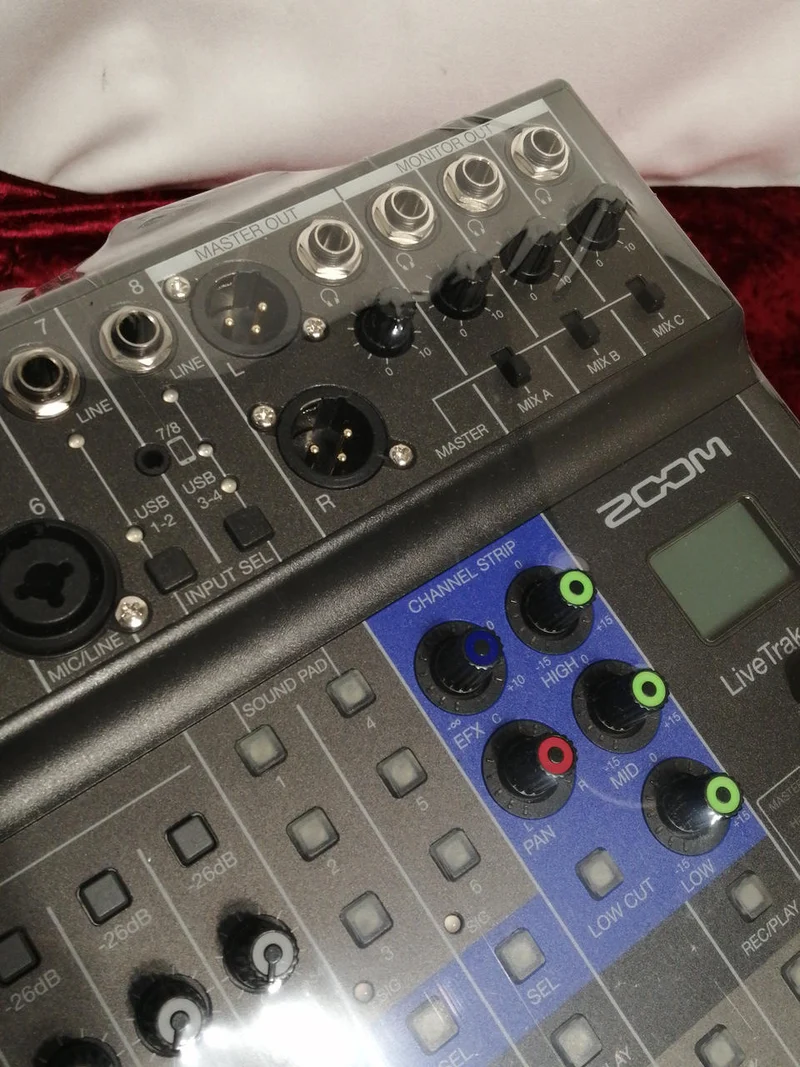 ZOOM Mixer L-8