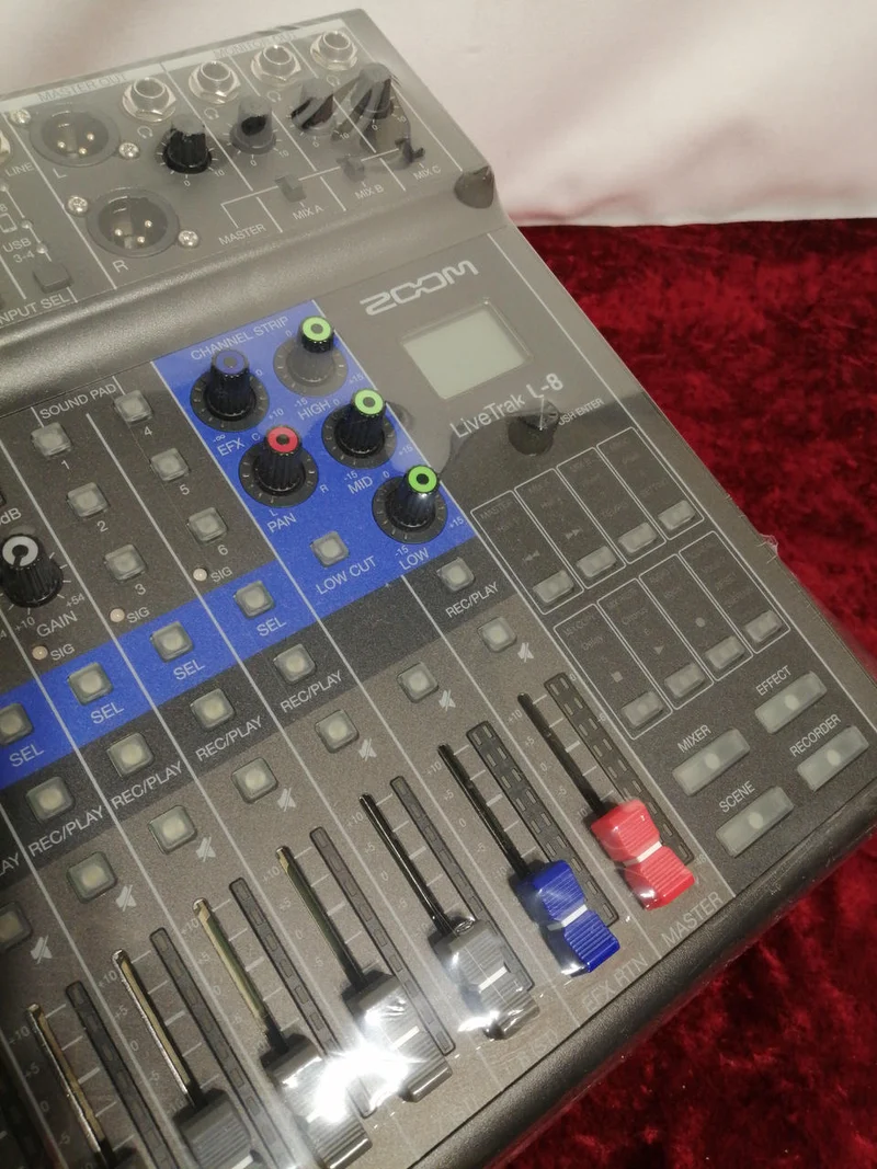 ZOOM Mixer L-8