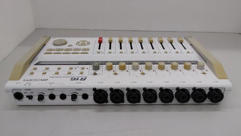 ZOOM MTR R16